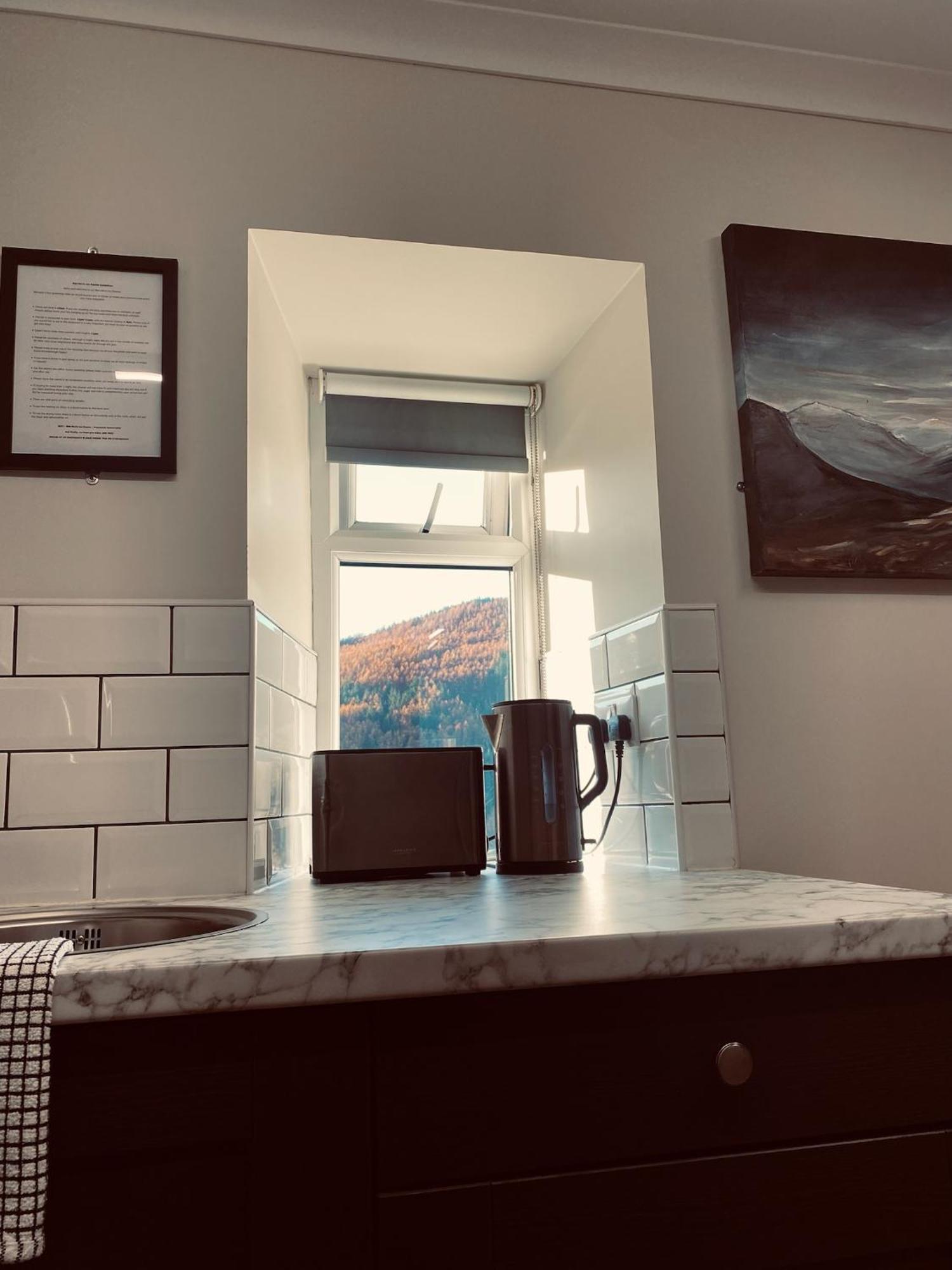 Ben Nevis Inn Rooms Fort William Exteriér fotografie