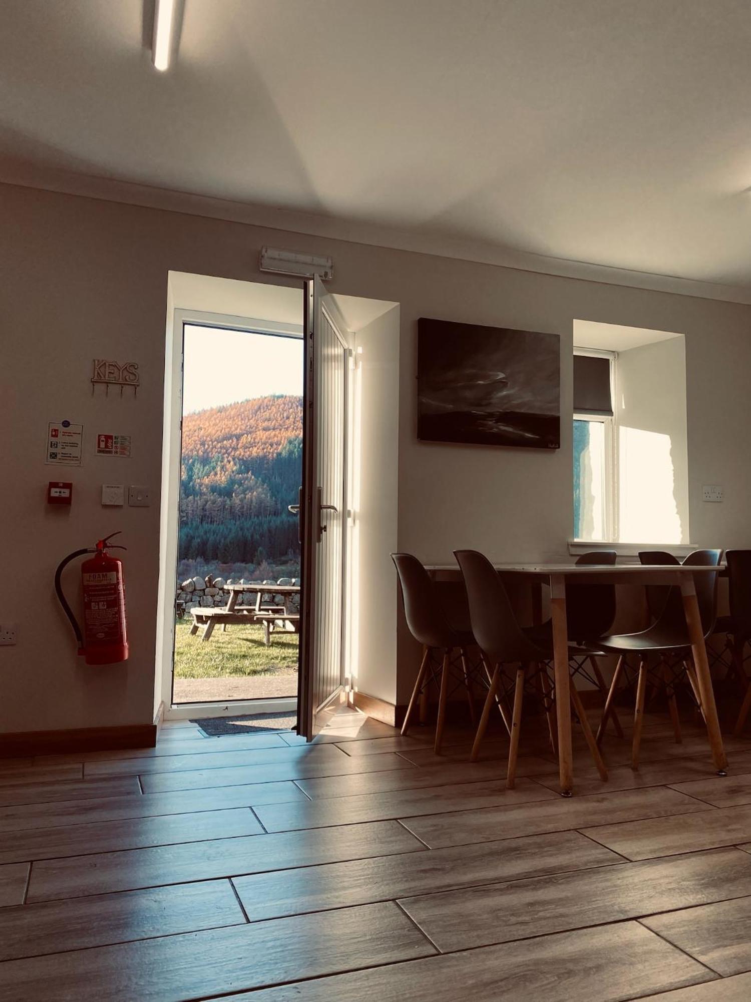 Ben Nevis Inn Rooms Fort William Exteriér fotografie