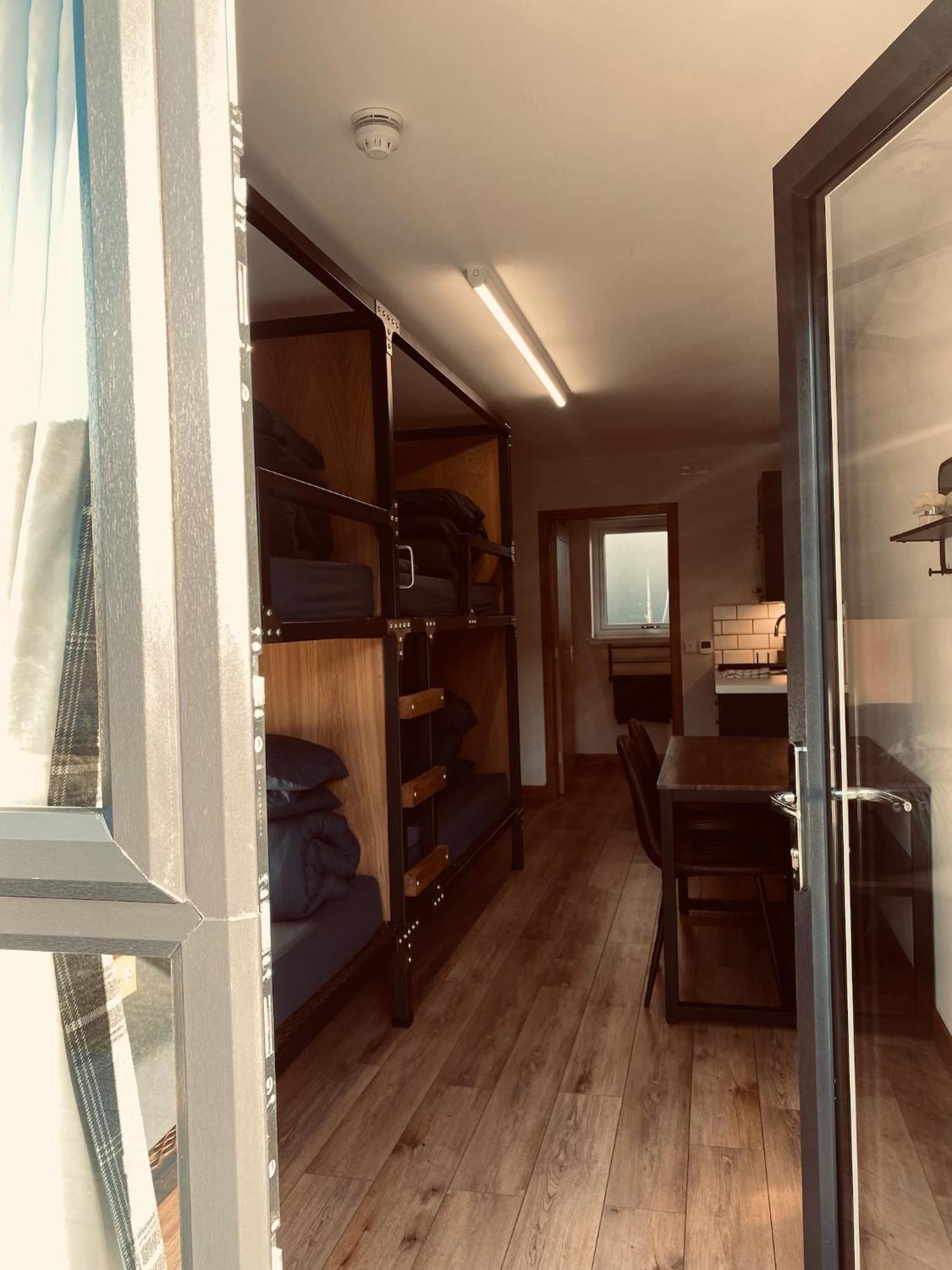 Ben Nevis Inn Rooms Fort William Exteriér fotografie